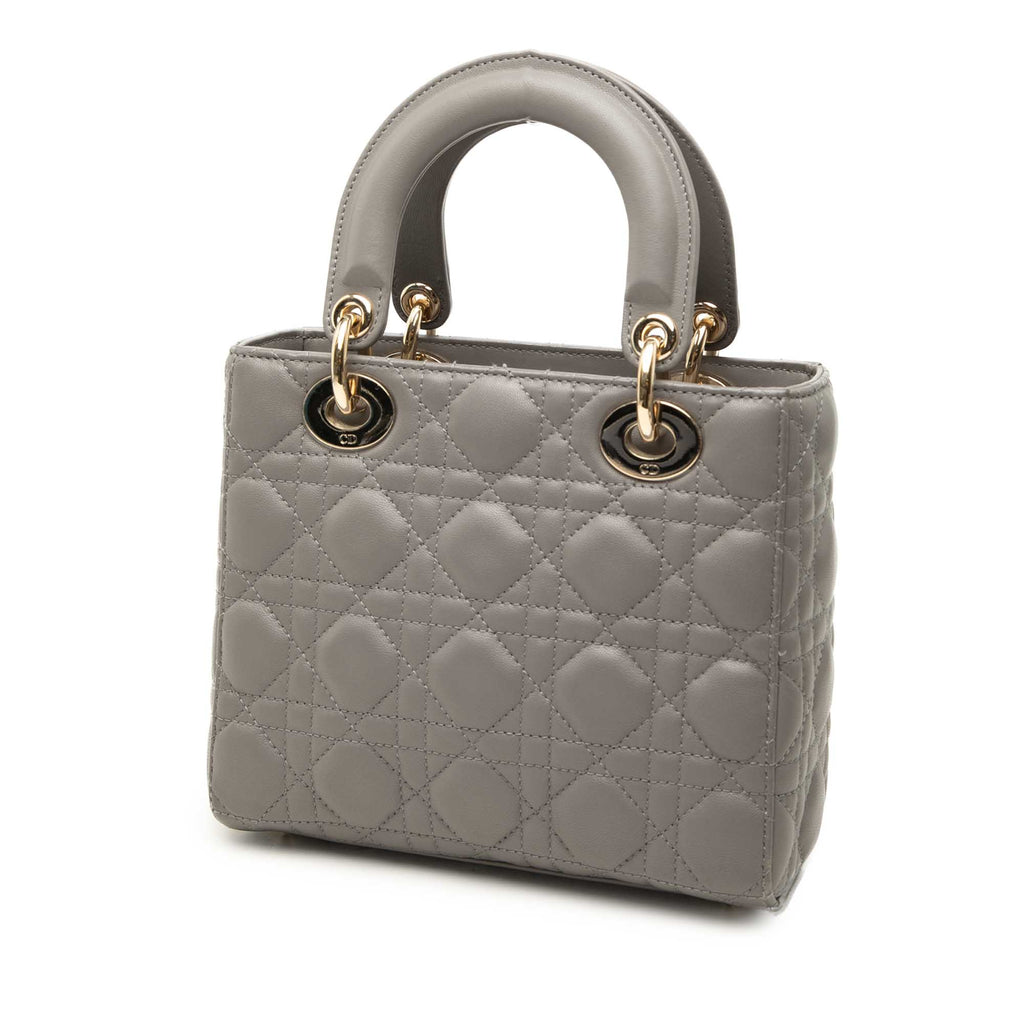 sc:https://storage.googleapis.com/luxclusif-photos-sku/0AENY9AVTZ339GPI/0AENY9AVTZ339GPI_2.jpg
