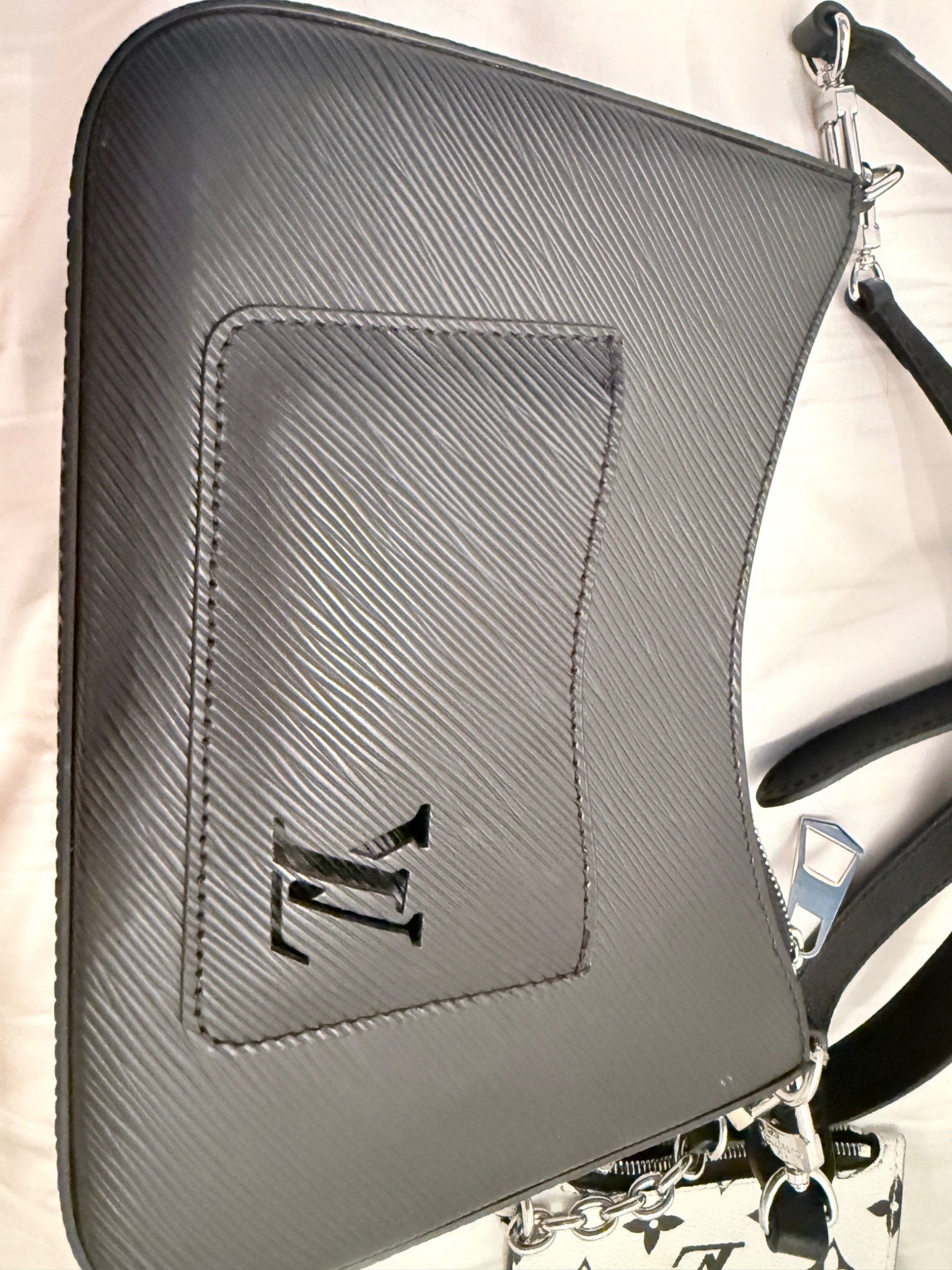 sc:https://cdn.shopify.com/s/files/1/1039/2187/7341/files/2c182273-176d-4a7d-9ee1-c15189e7776b.jpg?v=1785329407