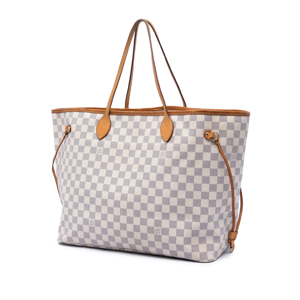 sc:https://storage.googleapis.com/luxclusif-photos-sku/261J2U3NGTAOABGP/261J2U3NGTAOABGP_2.jpg
