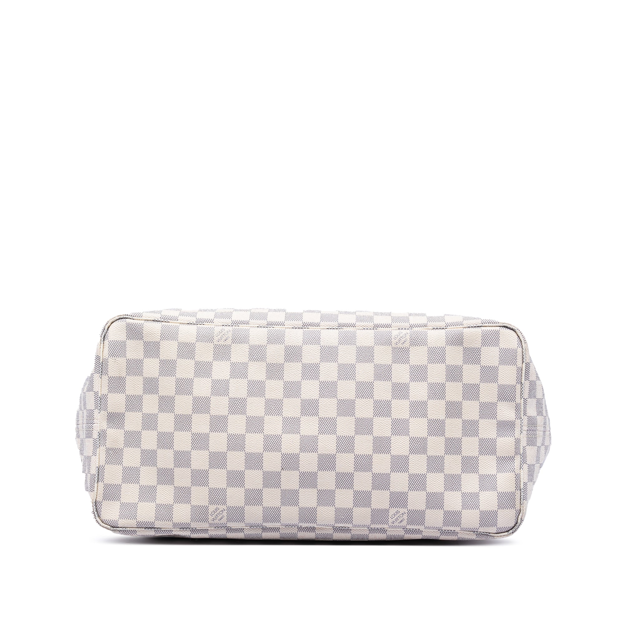 sc:https://storage.googleapis.com/luxclusif-photos-sku/261J2U3NGTAOABGP/261J2U3NGTAOABGP_3.jpg