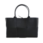 sc:https://storage.googleapis.com/luxclusif-photos-sku/39L17SFHOAKXW8TC/39L17SFHOAKXW8TC_2.jpg