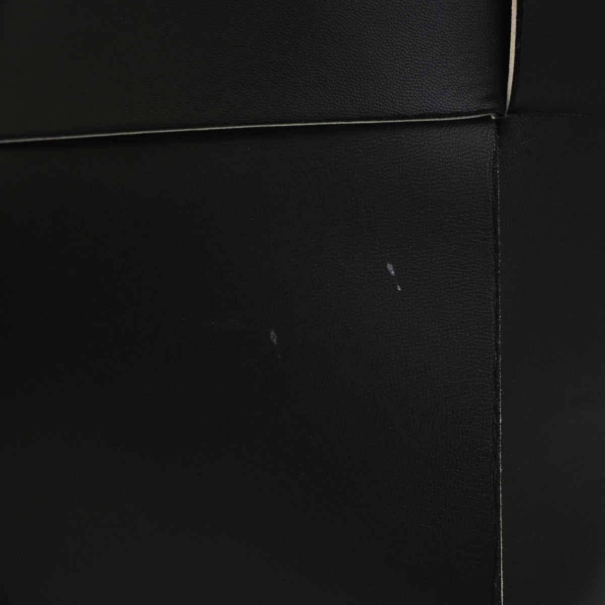 sc:https://storage.googleapis.com/luxclusif-photos-sku/39L17SFHOAKXW8TC/39L17SFHOAKXW8TC_9.jpg