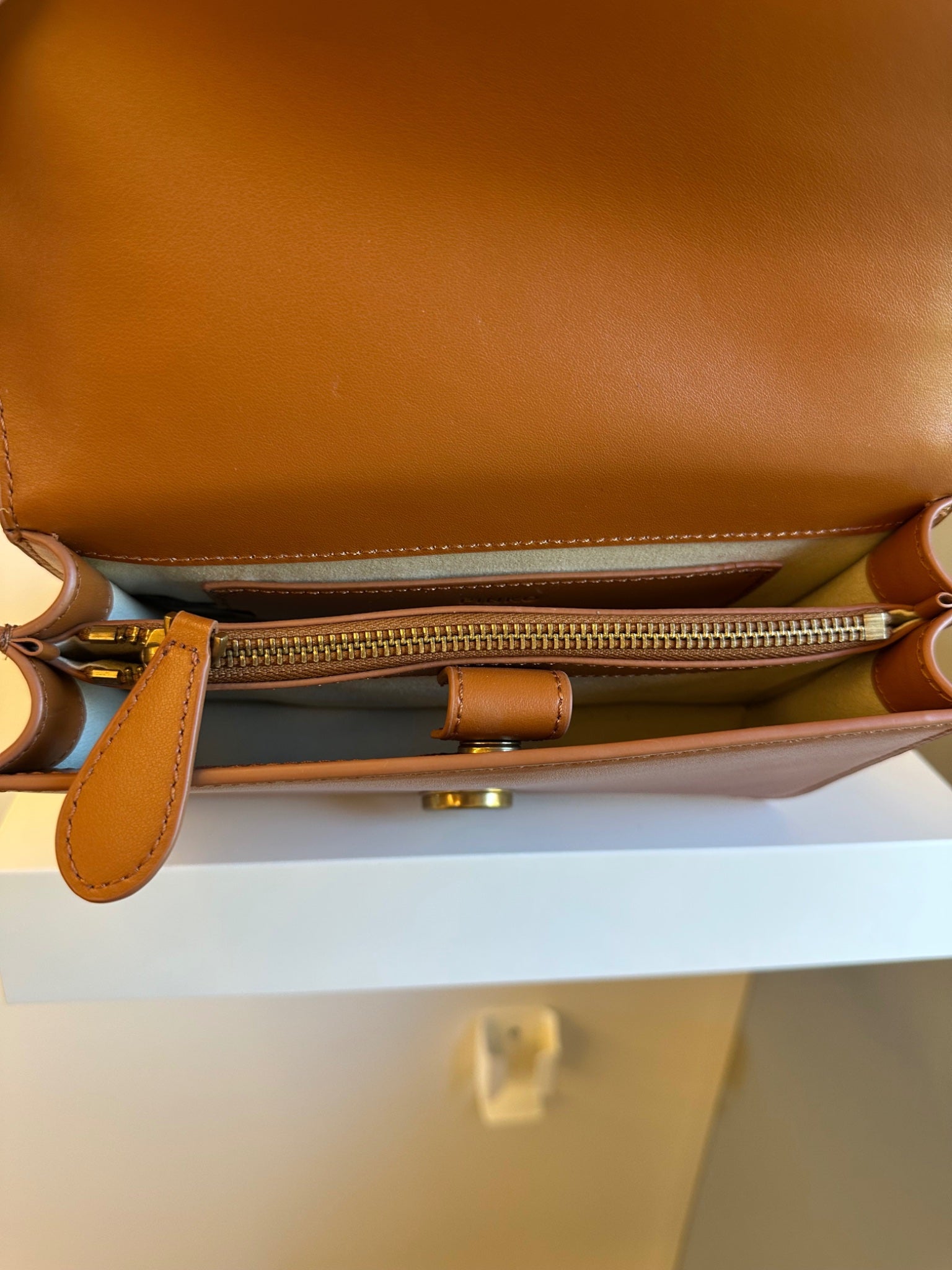 sc:26804db6-819d-405c-8a34-182c0d3c341f/c70c232e-6289-4ea5-aed1-cee0342c55f7/60a521a7-d56c-4771-9891-83d5ce968a1e.jpg