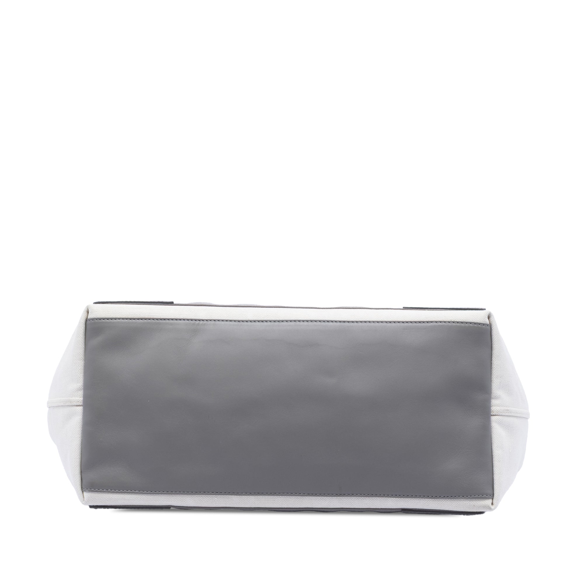 sc:https://storage.googleapis.com/luxclusif-photos-sku/6ENCP0MT2HCAMJA2/6ENCP0MT2HCAMJA2_3.jpg
