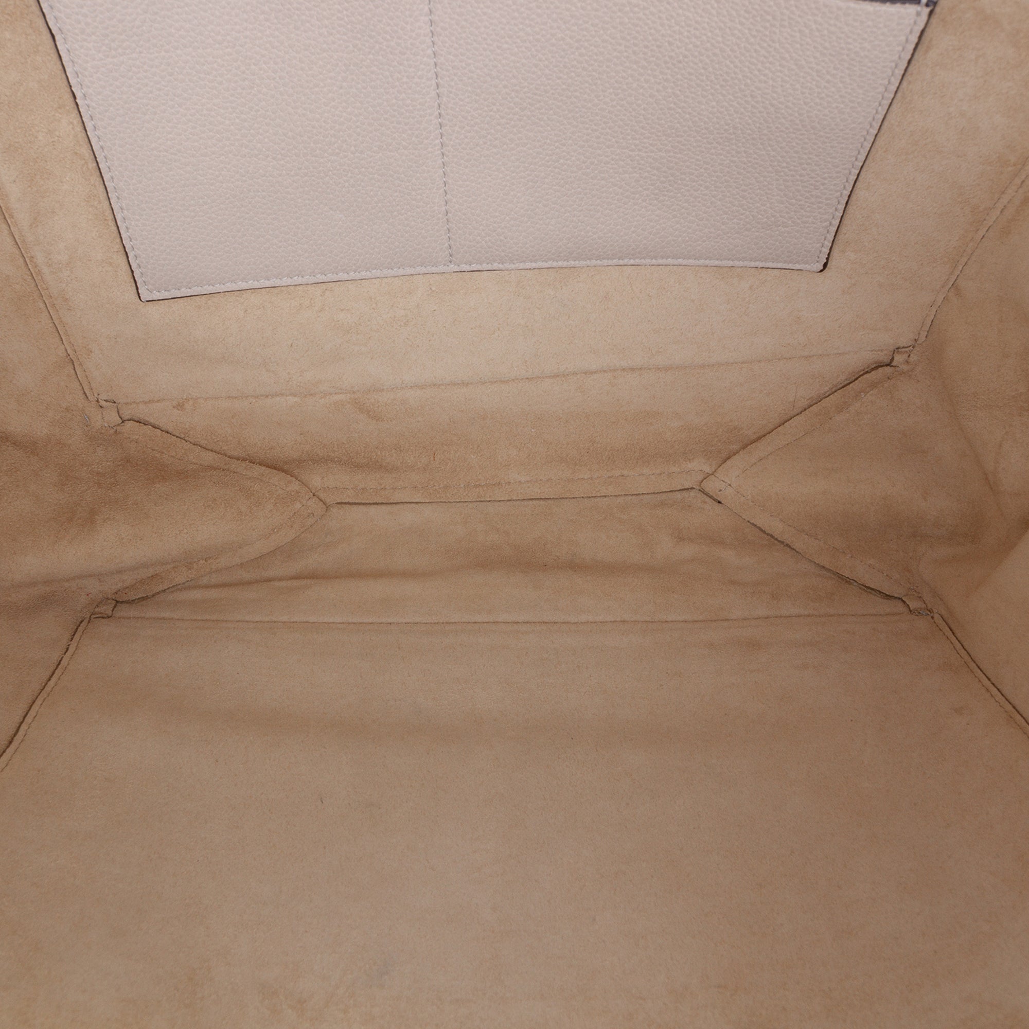 sc:https://storage.googleapis.com/luxclusif-photos-sku/6J111YX4TB4LFF0J/6J111YX4TB4LFF0J_4.jpg