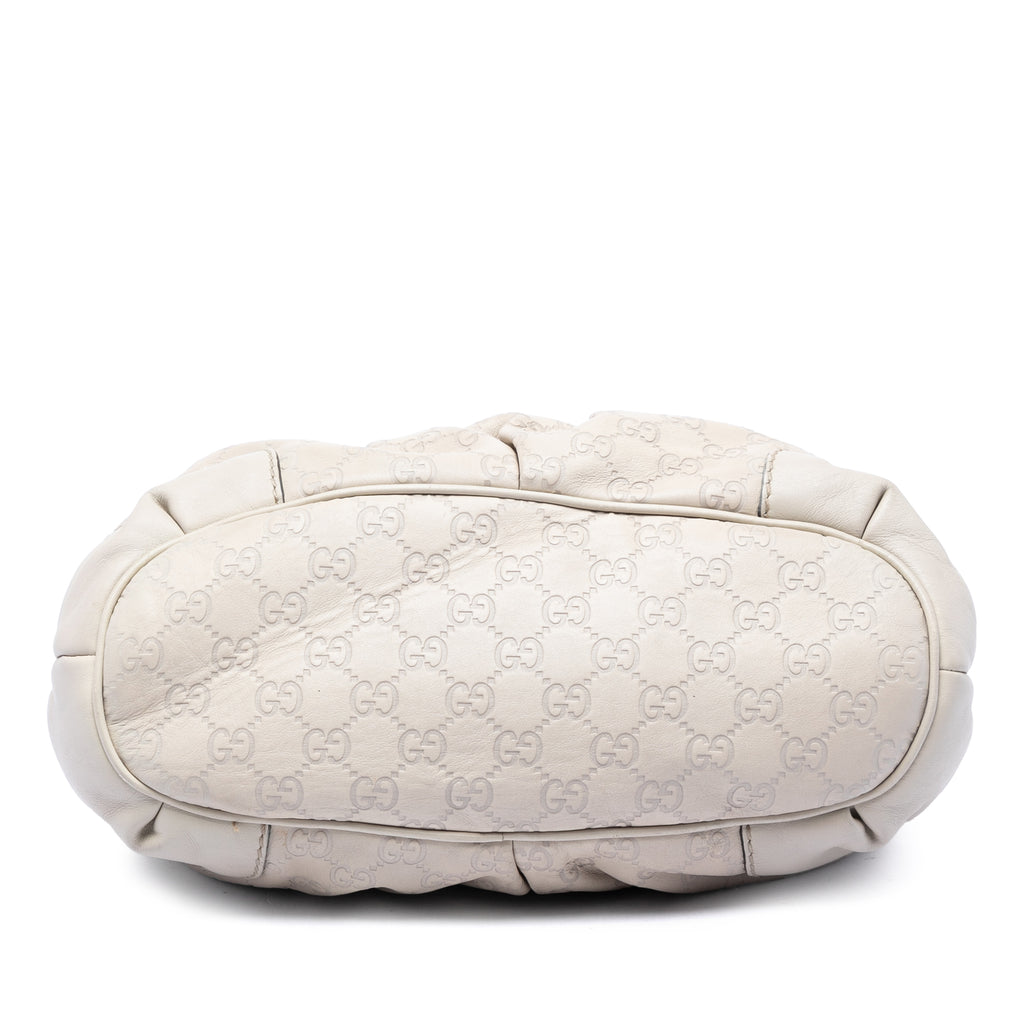 sc:https://storage.googleapis.com/luxclusif-photos-sku/722GAFF20QR8E19U/722GAFF20QR8E19U_3.jpg