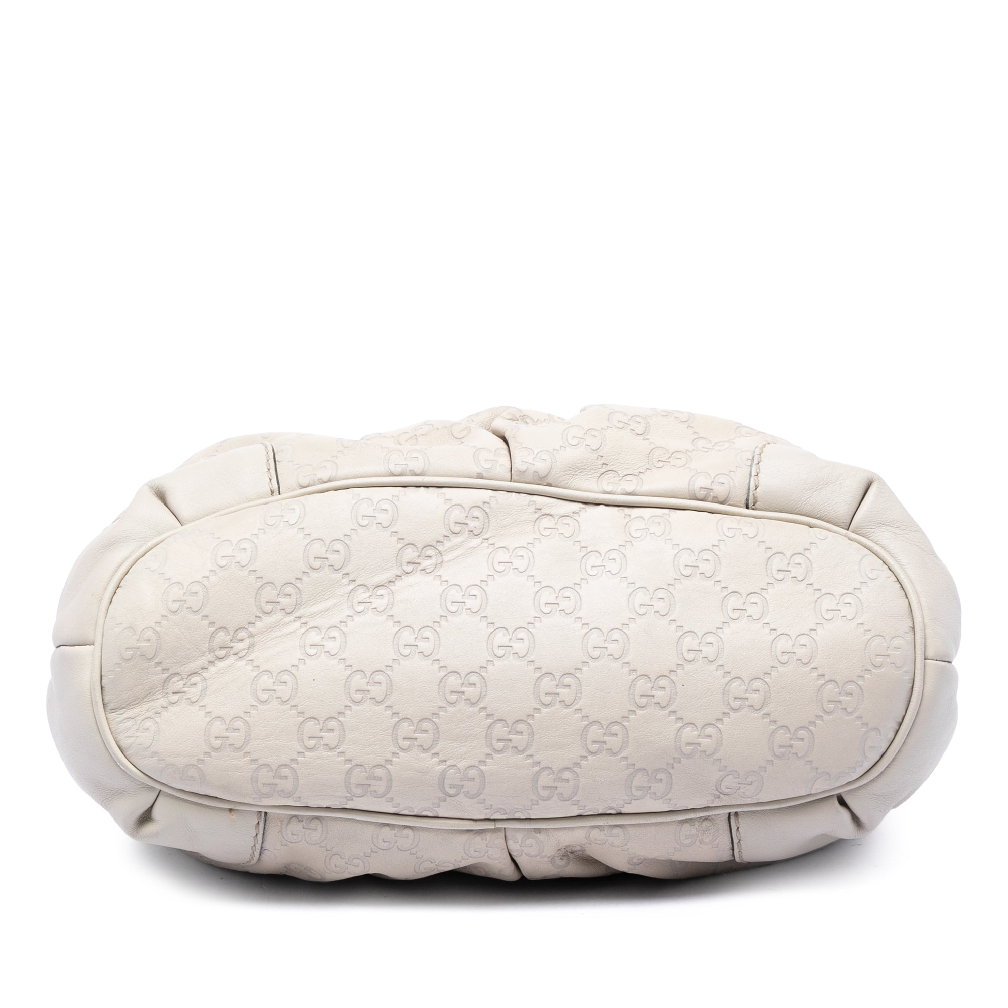 sc:https://storage.googleapis.com/luxclusif-photos-sku/722GAFF20QR8E19U/722GAFF20QR8E19U_3.jpg
