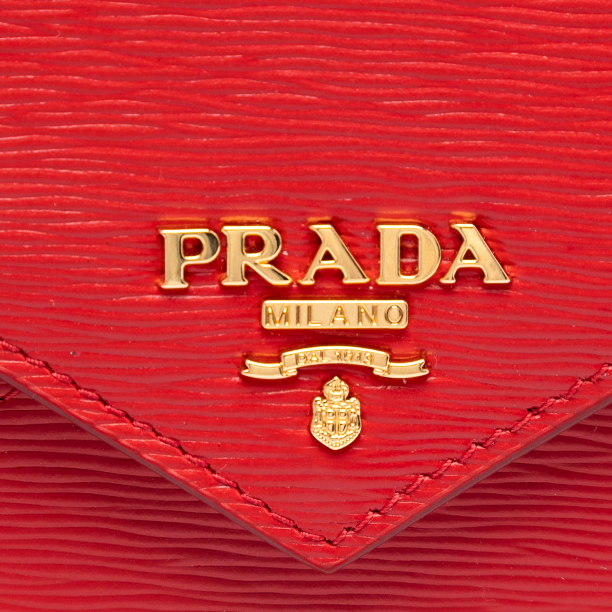 sc:https://storage.googleapis.com/luxclusif-photos-sku/9GR2VTVG81995U1E/9GR2VTVG81995U1E_5.jpg