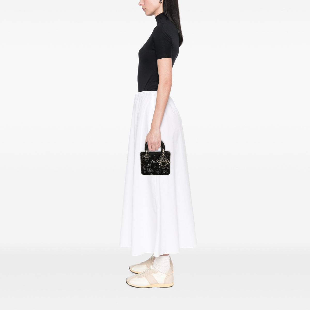 sc:https://storage.googleapis.com/luxclusif-photos-sku/9QCORX67VGA8B8S0/9QCORX67VGA8B8S0_6.jpg