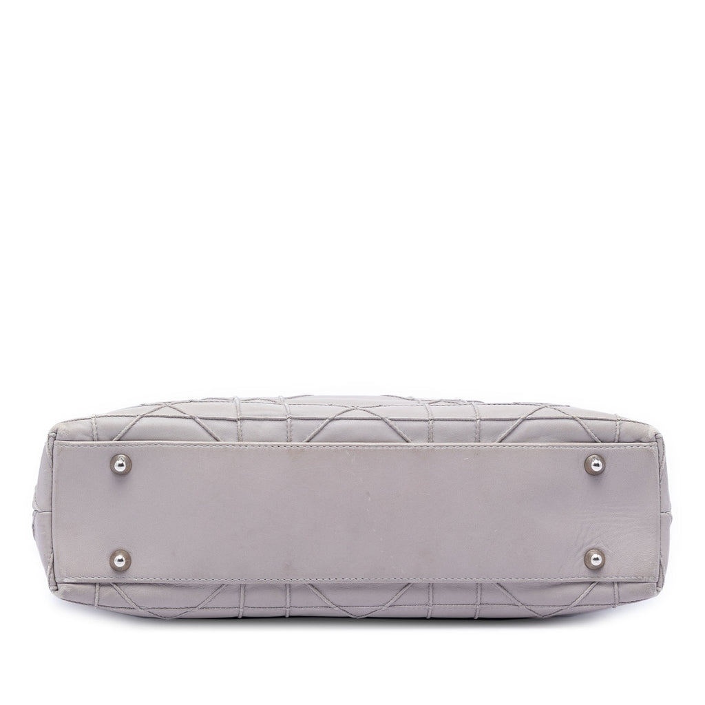 sc:https://storage.googleapis.com/luxclusif-photos-sku/AB70H3T3KINHMH8I/AB70H3T3KINHMH8I_3.jpg