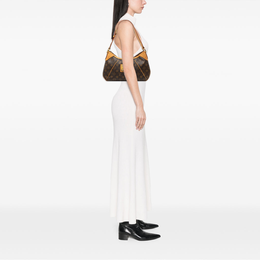 sc:https://storage.googleapis.com/luxclusif-photos-sku/AX3DZ6B0PZJF0CE3/AX3DZ6B0PZJF0CE3_8.jpg