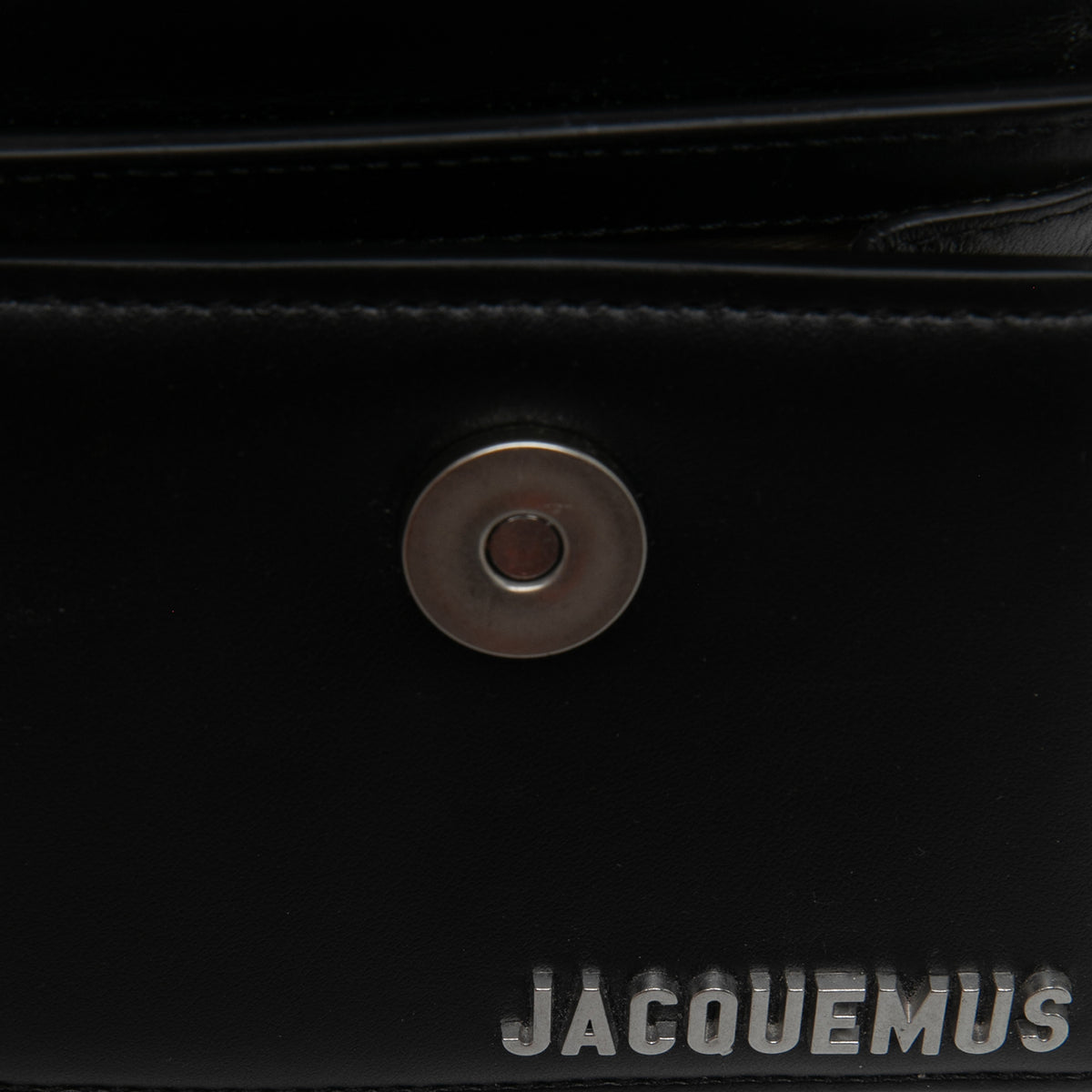 sc:https://storage.googleapis.com/luxclusif-photos-sku/BQGEI0ON3ZT9PM8C/BQGEI0ON3ZT9PM8C_5.jpg