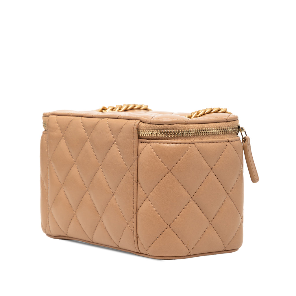 sc:https://storage.googleapis.com/luxclusif-photos-sku/C8OMPSN65I4VN13Z/C8OMPSN65I4VN13Z_2.jpg
