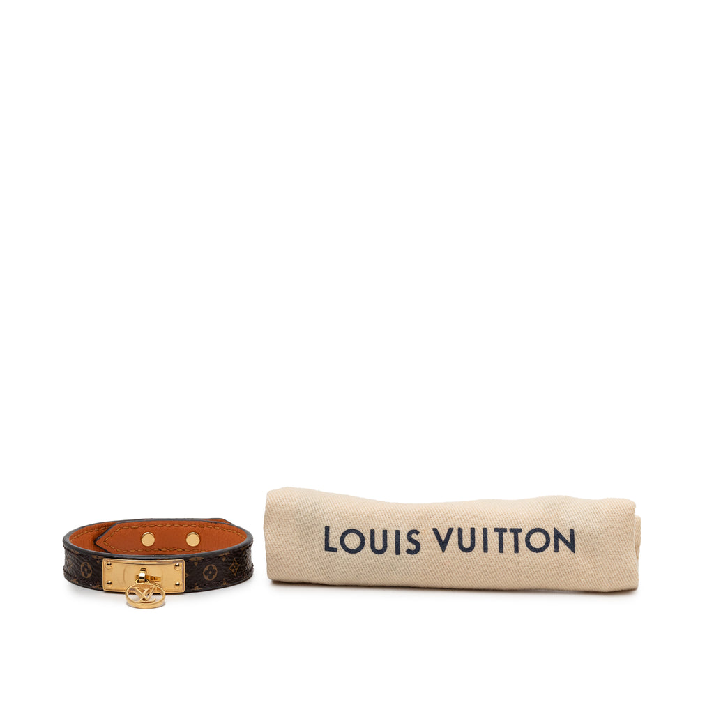 sc:https://storage.googleapis.com/luxclusif-photos-sku/CFU13DC83Z8HOKHJ/CFU13DC83Z8HOKHJ_7.jpg