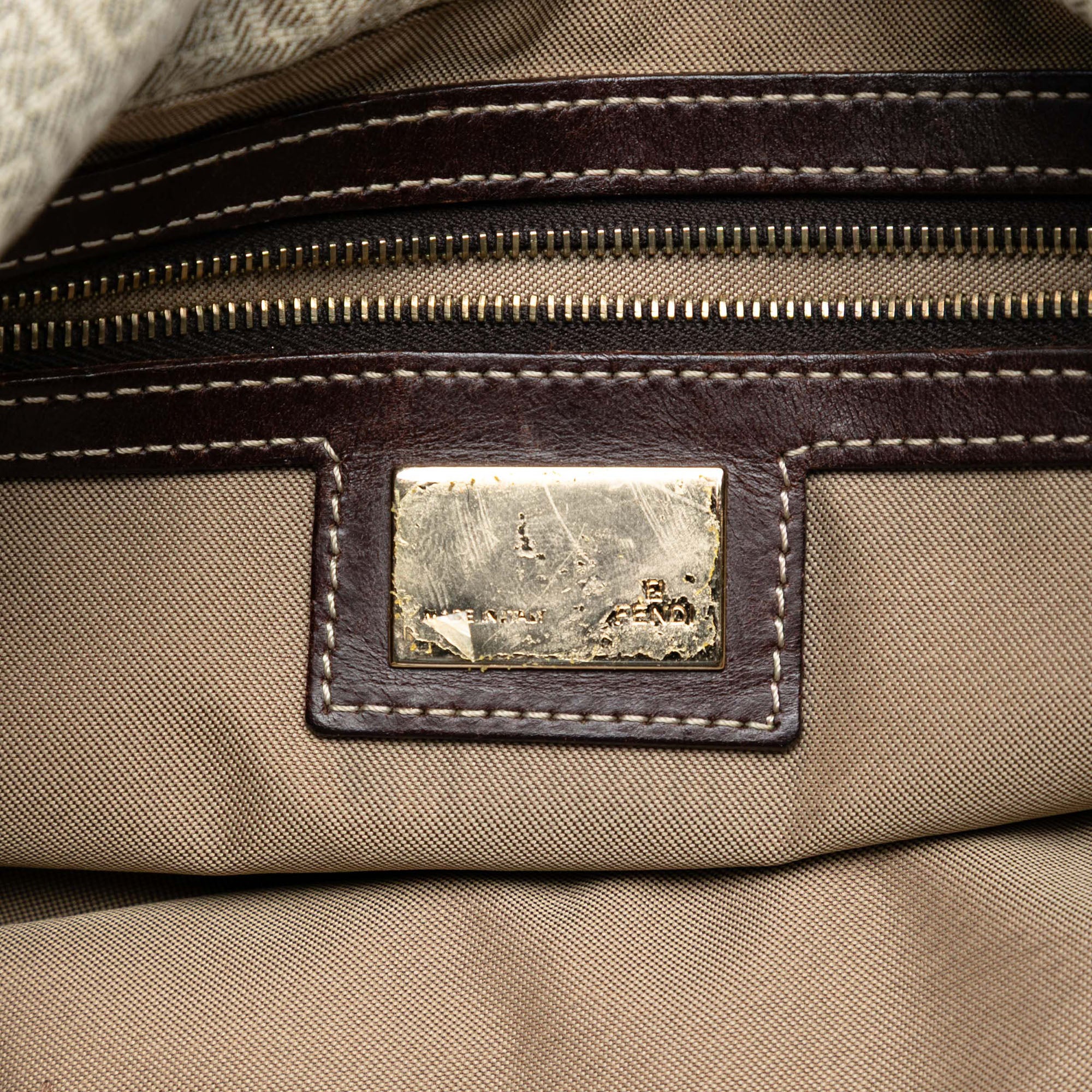 sc:https://storage.googleapis.com/luxclusif-photos-sku/COVT7BDHS76TCGWJ/COVT7BDHS76TCGWJ_5.jpg