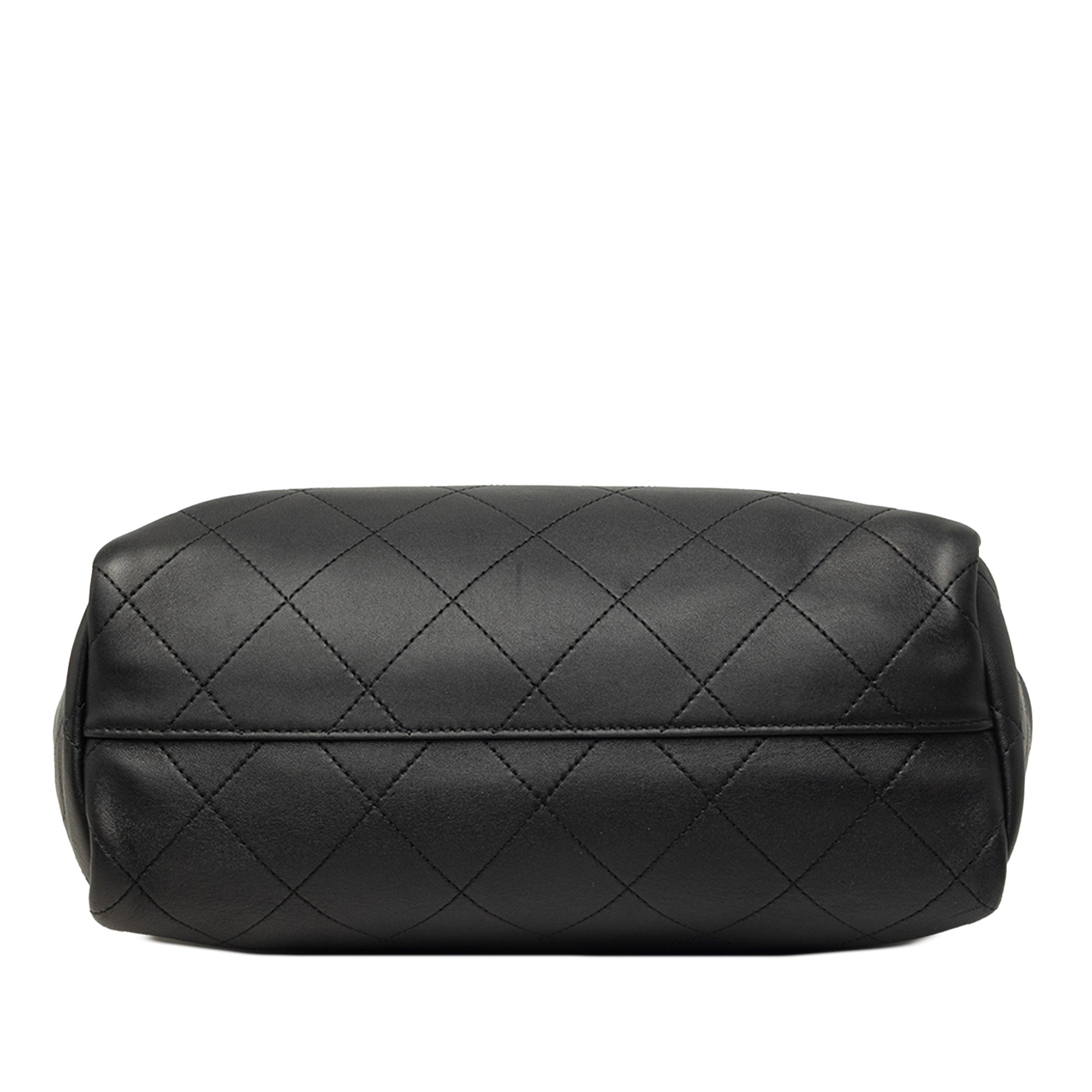 sc:https://storage.googleapis.com/luxclusif-photos-sku/EW8UK2Y6U021B1NW/EW8UK2Y6U021B1NW_3.jpg