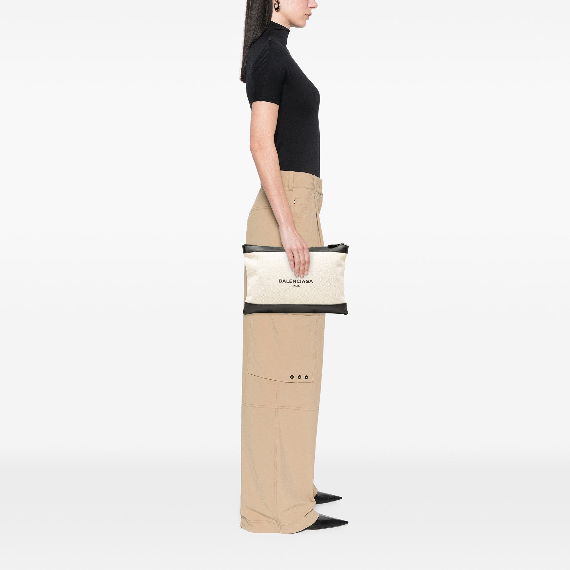 sc:https://storage.googleapis.com/luxclusif-photos-sku/FCUEKDHW3V71DQ0G/FCUEKDHW3V71DQ0G_7.jpg