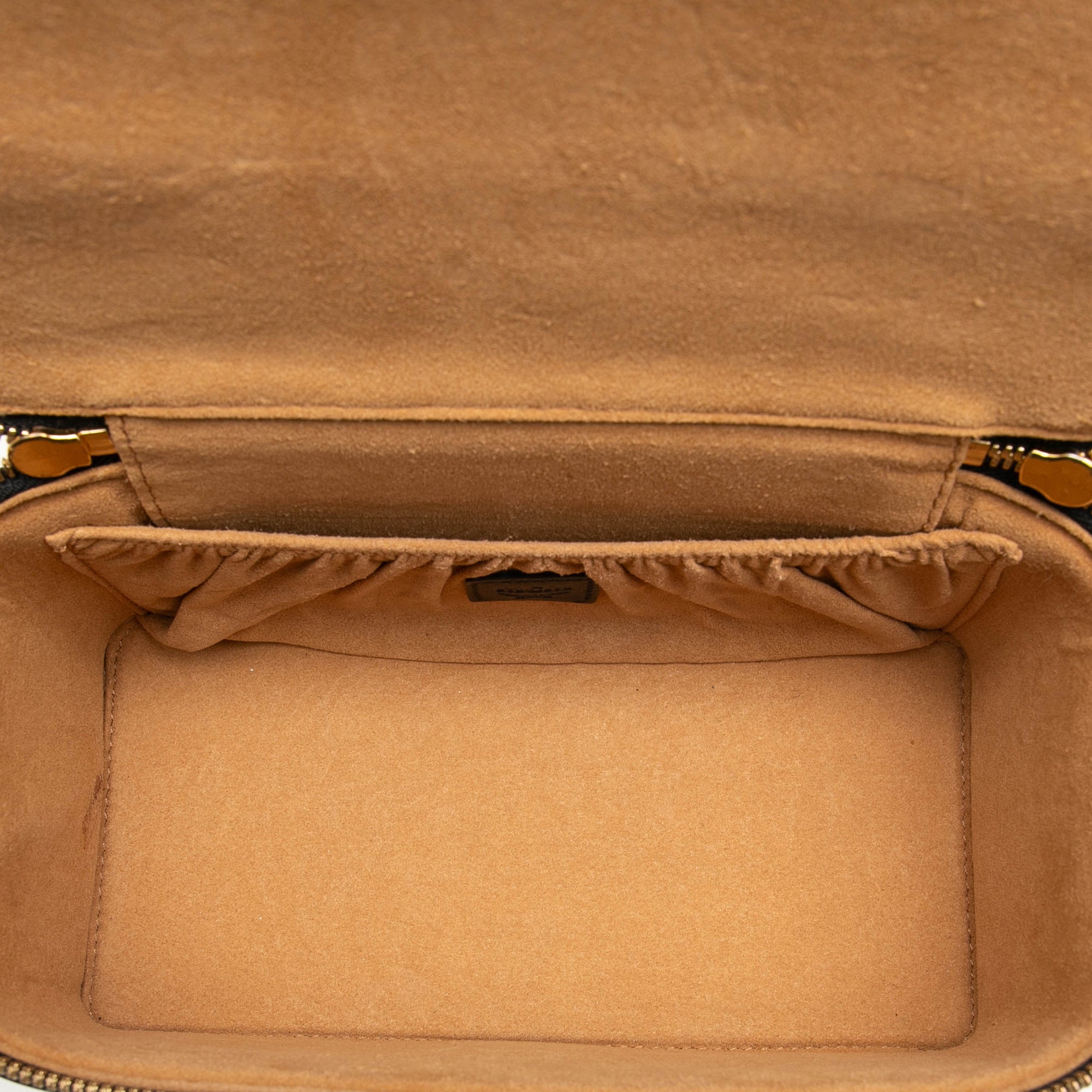 sc:https://storage.googleapis.com/luxclusif-photos-sku/FFU2IOIF2P3ABQKJ/FFU2IOIF2P3ABQKJ_4.jpg
