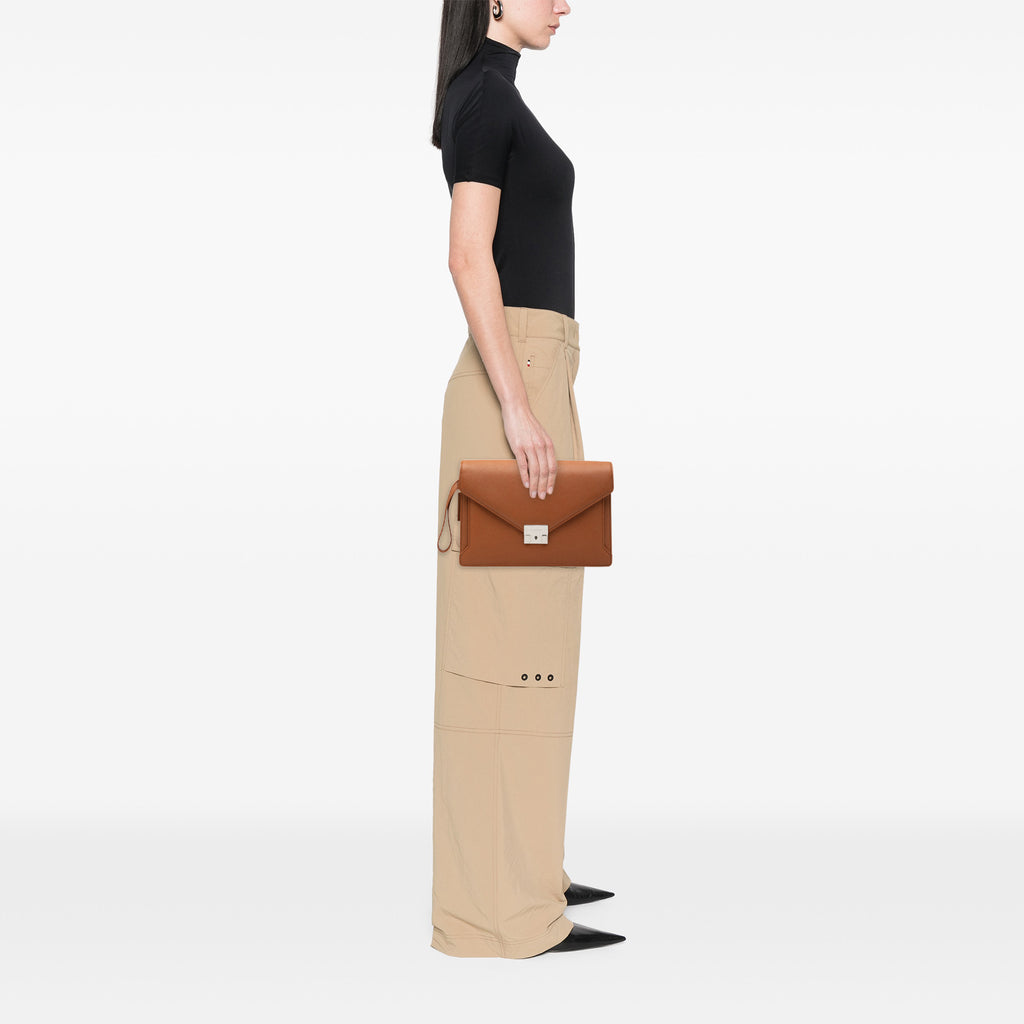 sc:https://storage.googleapis.com/luxclusif-photos-sku/FJ8Q17YW6W5ROCUP/FJ8Q17YW6W5ROCUP_6.jpg
