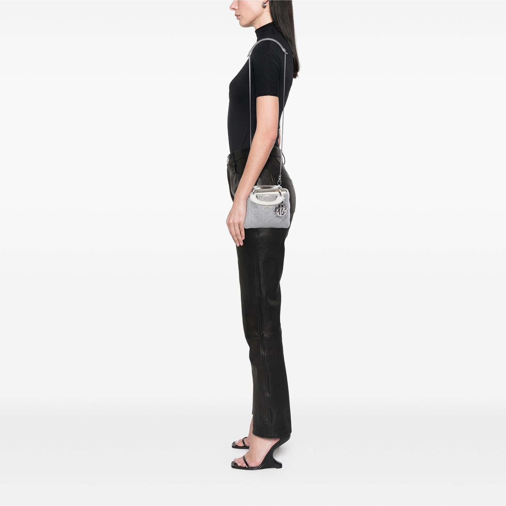 sc:https://storage.googleapis.com/luxclusif-photos-sku/G73371QGDODLE6BD/G73371QGDODLE6BD_6.jpg
