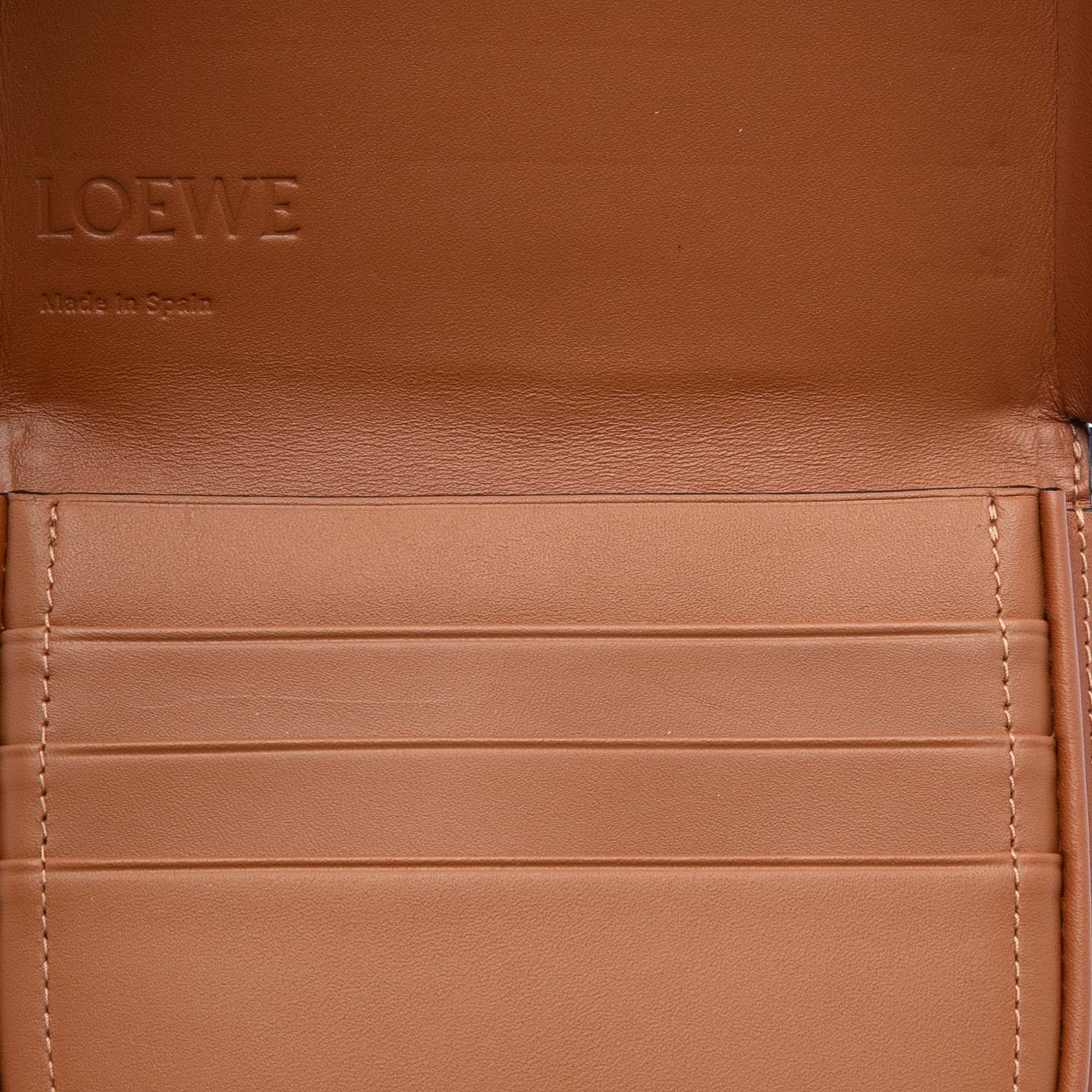 sc:https://storage.googleapis.com/luxclusif-photos-sku/HLJJDSC0D6PQGXQO/HLJJDSC0D6PQGXQO_4.jpg