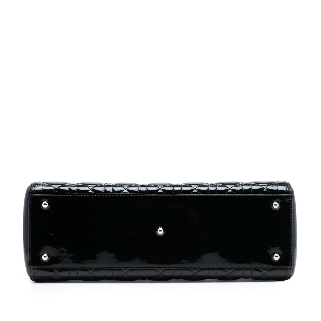 sc:https://storage.googleapis.com/luxclusif-photos-sku/HY4VY8NKWNKVFGWN/HY4VY8NKWNKVFGWN_3.jpg