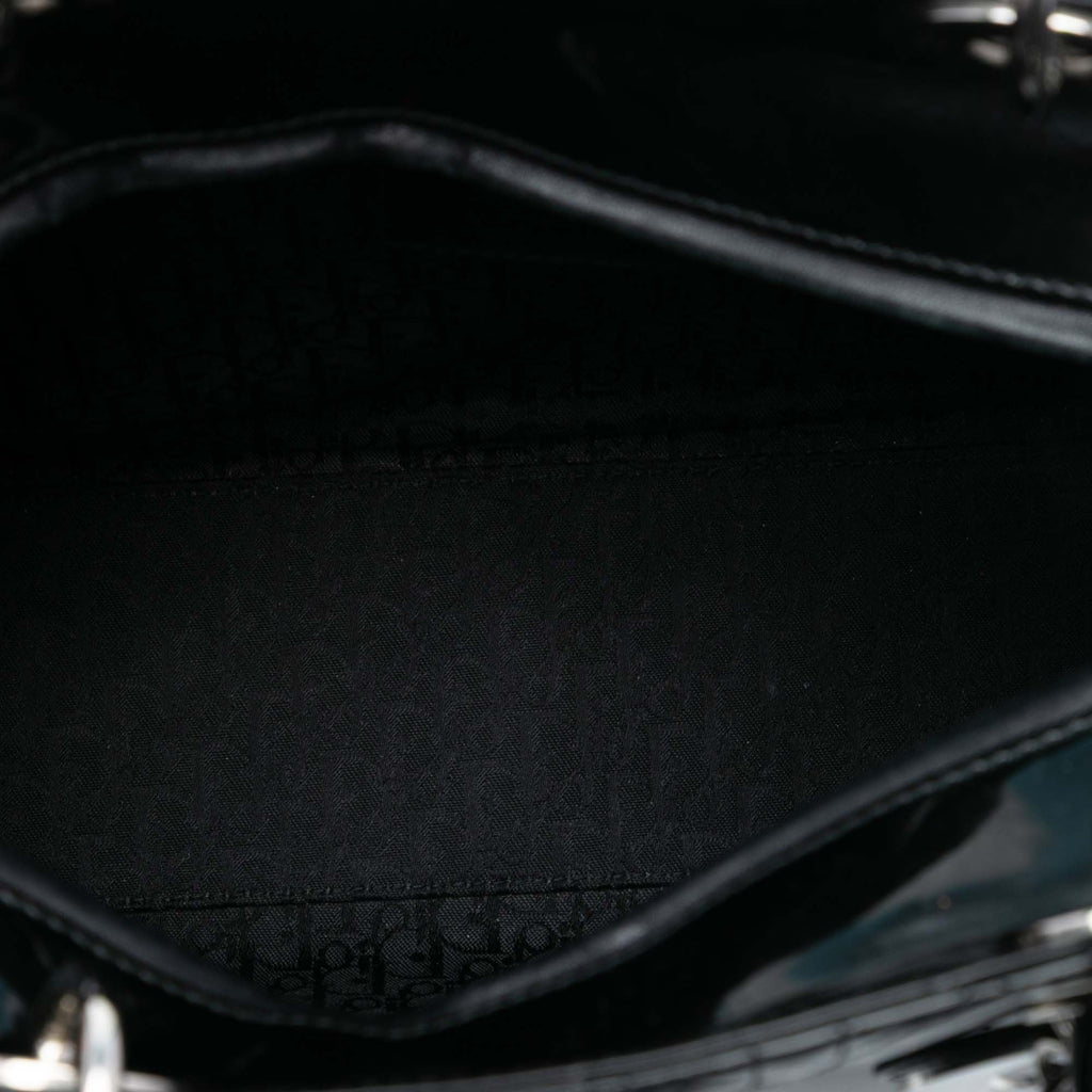 sc:https://storage.googleapis.com/luxclusif-photos-sku/HY4VY8NKWNKVFGWN/HY4VY8NKWNKVFGWN_4.jpg