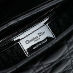 sc:https://storage.googleapis.com/luxclusif-photos-sku/HY4VY8NKWNKVFGWN/HY4VY8NKWNKVFGWN_5.jpg