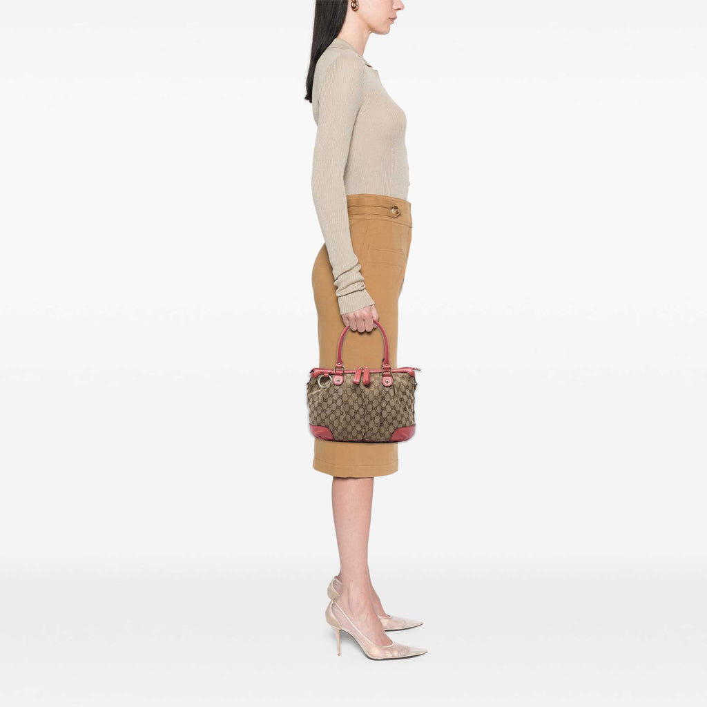 sc:https://storage.googleapis.com/luxclusif-photos-sku/OJE924VRZNHV0LMY/OJE924VRZNHV0LMY_6.jpg