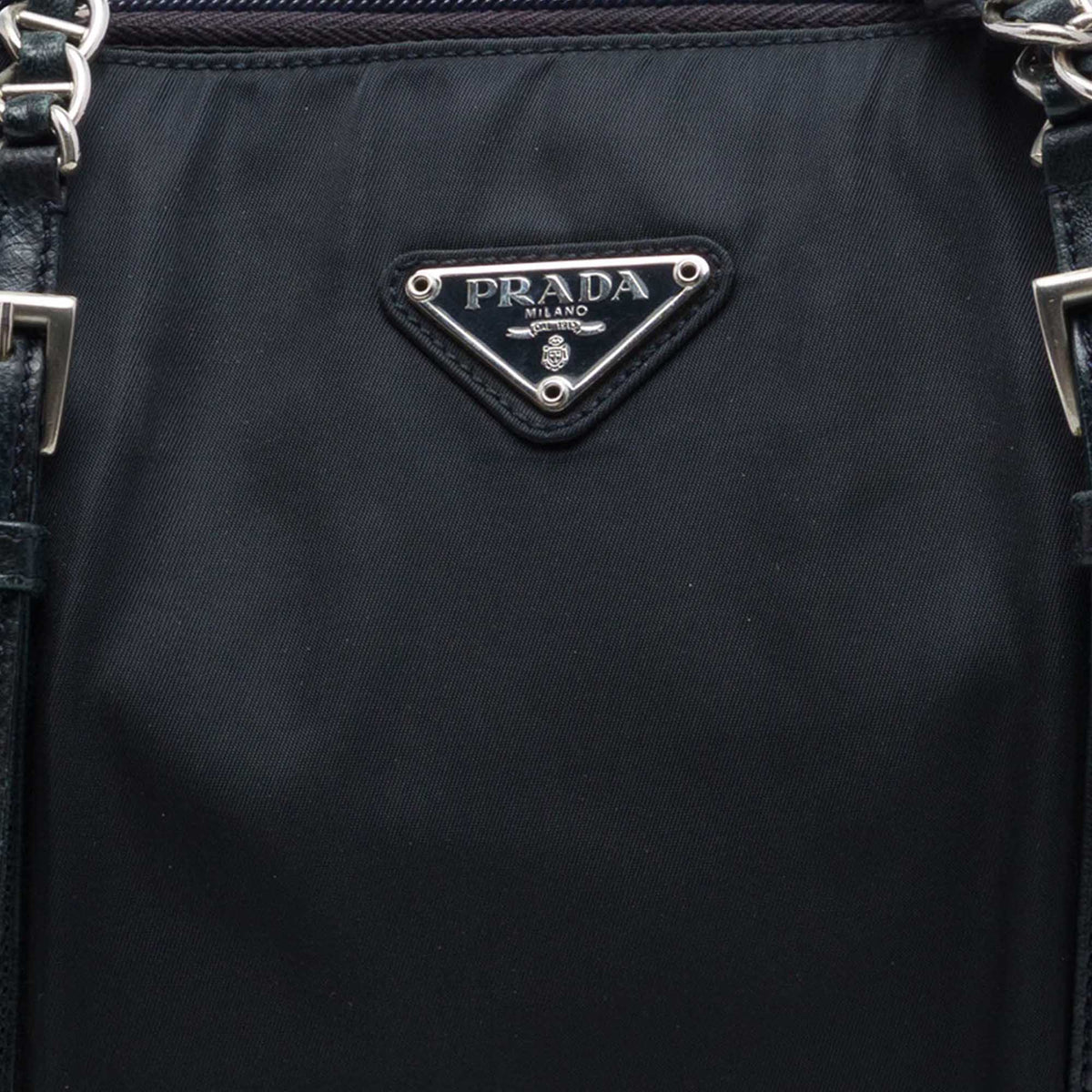 sc:https://storage.googleapis.com/luxclusif-photos-sku/Q1YIW41FCUEXOL2K/Q1YIW41FCUEXOL2K_6.jpg