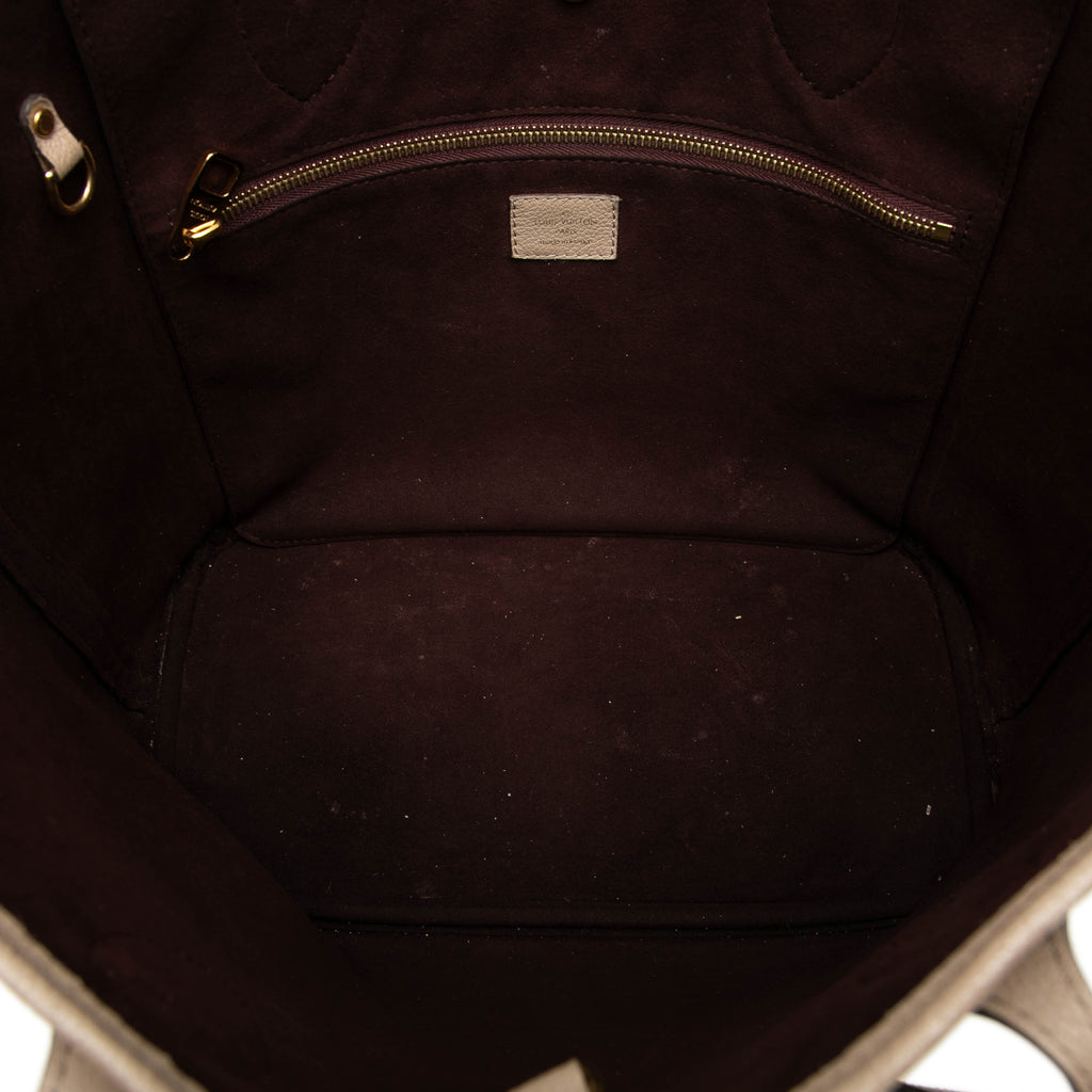 sc:https://storage.googleapis.com/luxclusif-photos-sku/Q8BP63QKCEQPOOK6/Q8BP63QKCEQPOOK6_4.jpg