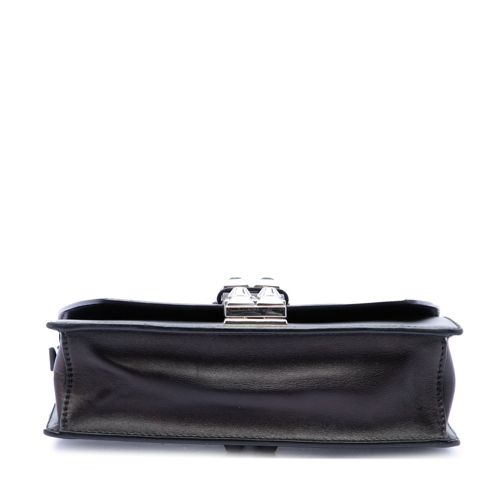 sc:https://storage.googleapis.com/luxclusif-photos-sku/R716RBVTBN3HYNW0/R716RBVTBN3HYNW0_3.jpg