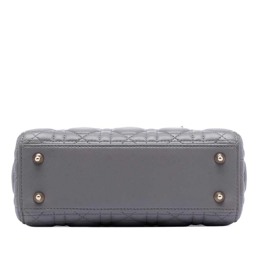 sc:https://storage.googleapis.com/luxclusif-photos-sku/RCD9PJU1R5FHTOSD/RCD9PJU1R5FHTOSD_3.jpg