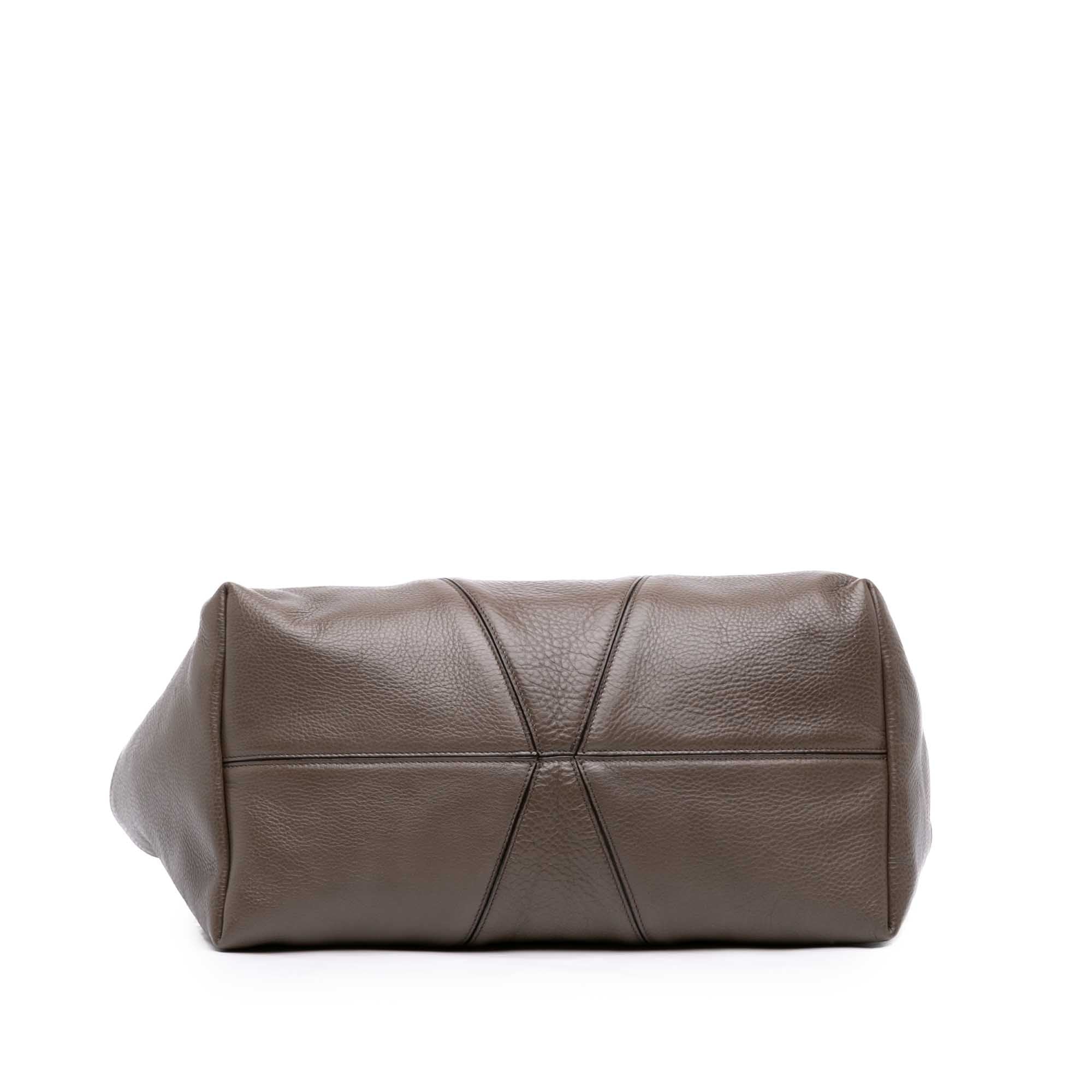 sc:https://storage.googleapis.com/luxclusif-photos-sku/UCM5YZSO3UDO94FO/UCM5YZSO3UDO94FO_3.jpg