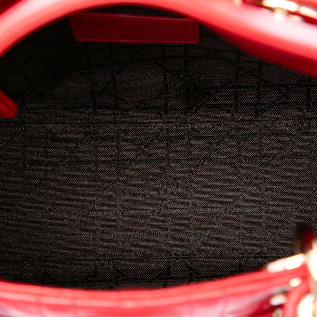 sc:https://storage.googleapis.com/luxclusif-photos-sku/VNY0OA8PUD74SF3K/VNY0OA8PUD74SF3K_4.jpg