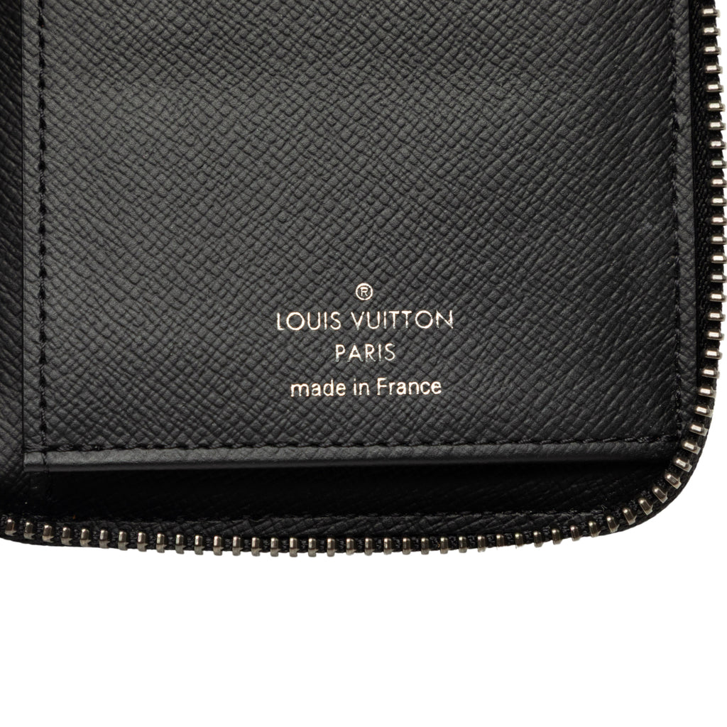 sc:https://storage.googleapis.com/luxclusif-photos-sku/WVF3UCHLM0Q6OCBA/WVF3UCHLM0Q6OCBA_5.jpg