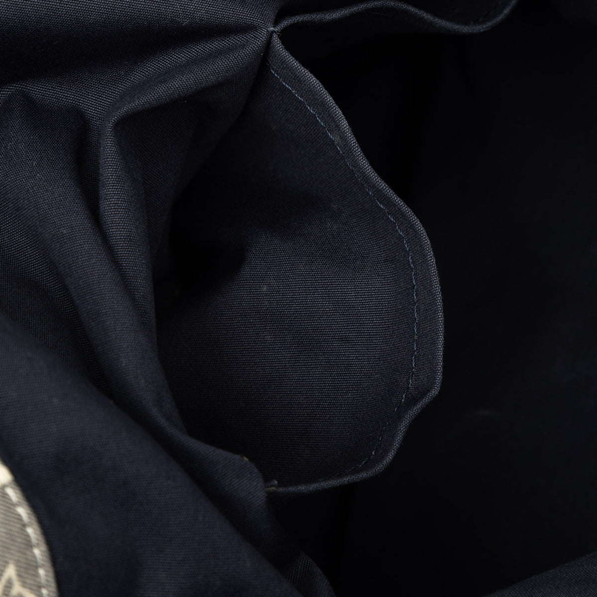 sc:https://storage.googleapis.com/luxclusif-photos-sku/Z2E1IYGS1PMLUXYM/Z2E1IYGS1PMLUXYM_5.jpg