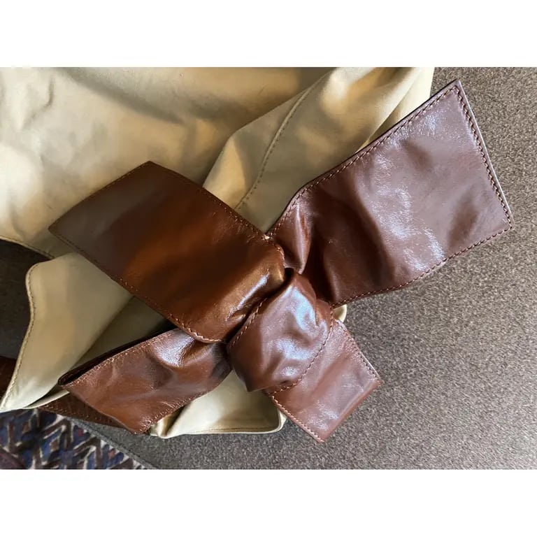 sc:https://old.stylecycle.gr/media/catalog/product/b/e/beige-cloth-valentino-garavani-handbag-20115548-3_3.jpg