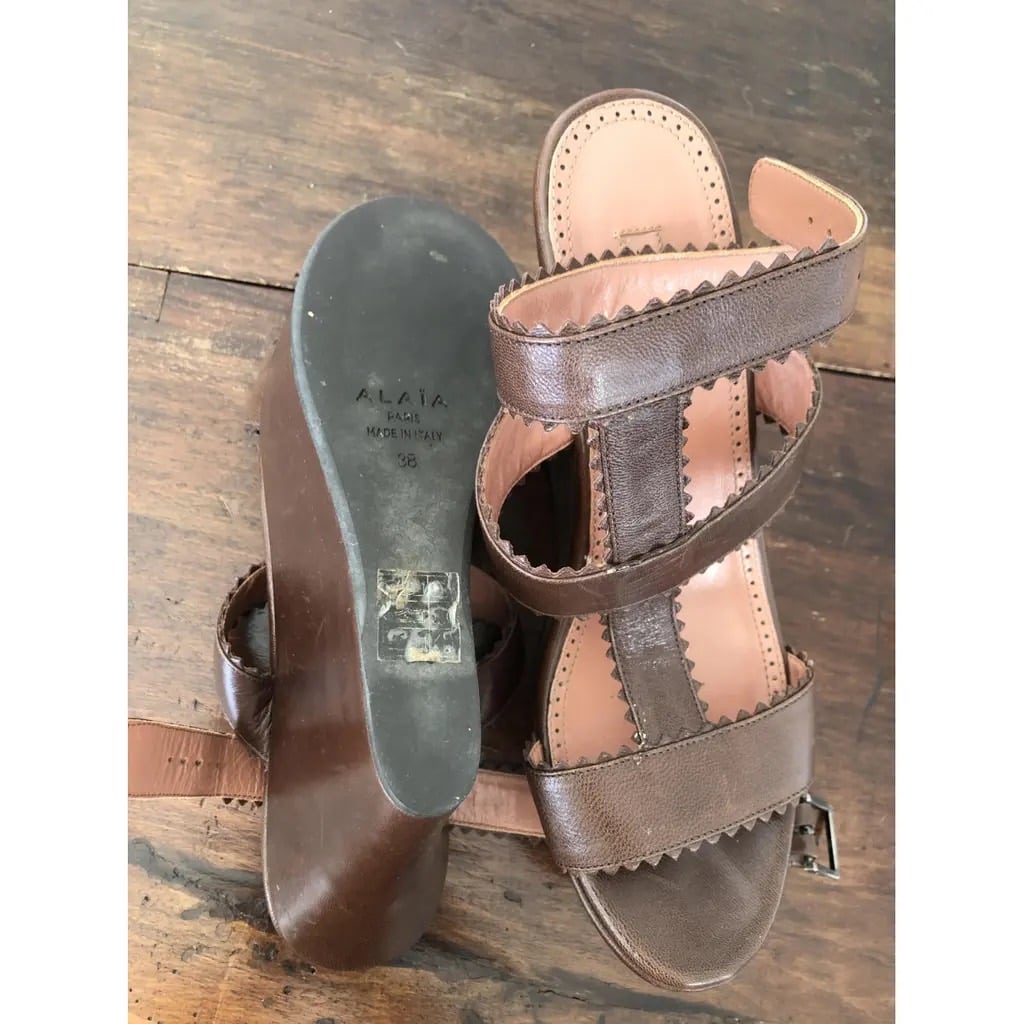sc:https://old.stylecycle.gr/media/catalog/product/b/r/brown-leather-alaia-sandals-18406618-3_3.jpg