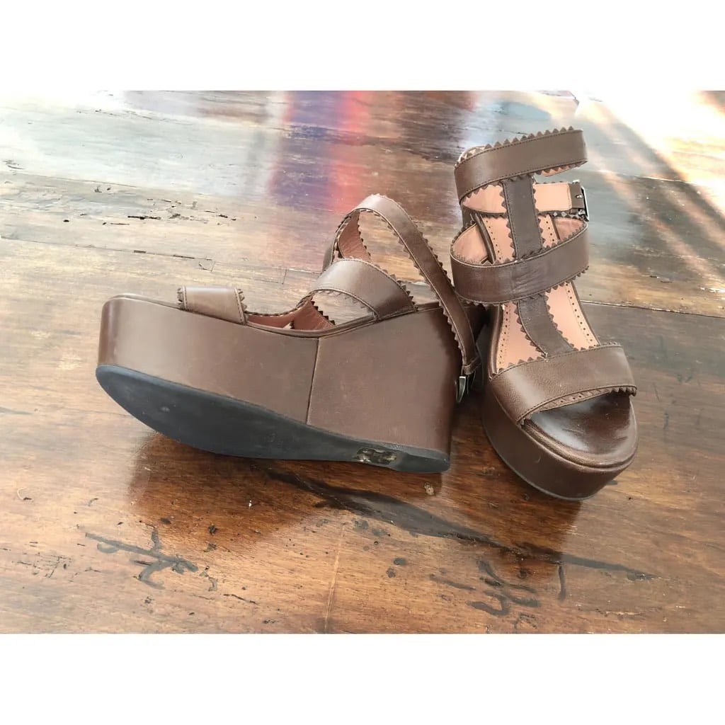 sc:https://old.stylecycle.gr/media/catalog/product/b/r/brown-leather-alaia-sandals-18406618-5_3.jpg
