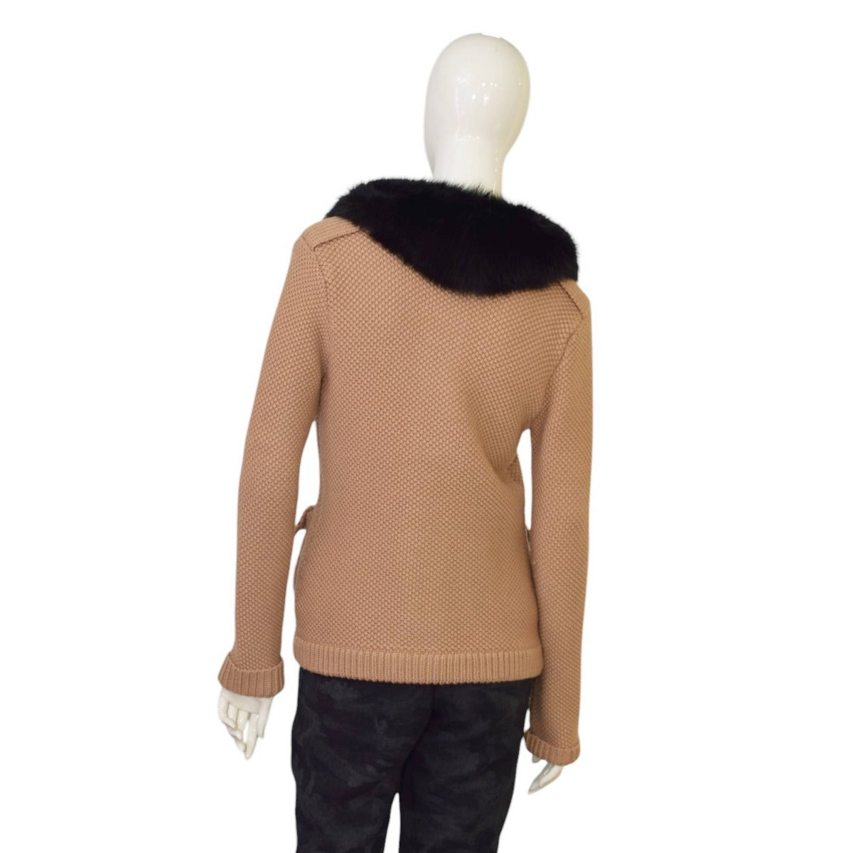 sc:/b/u/burberry_beige_cardigan2.jpg