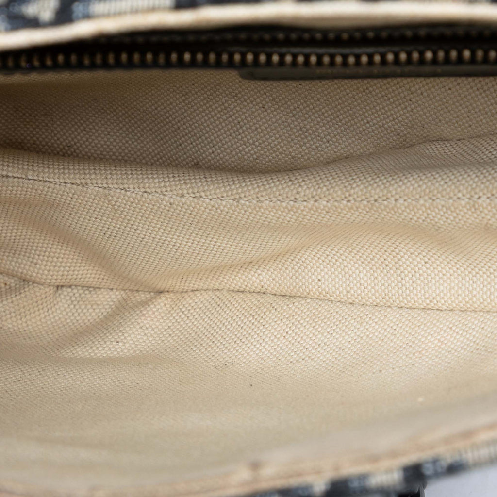 sc:1ab8f7df-a92e-4894-a90e-d0a3d4d9ba8a/7b3ce31a-6838-40d1-8901-3ad2c8101e41/d0143323-ab86-4004-9591-1650a8390ba0.jpg