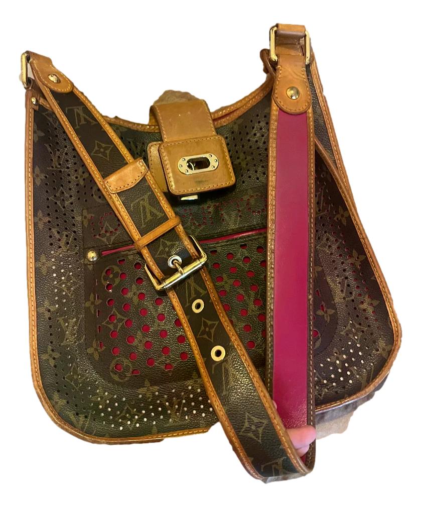 LOUIS VUITTON CROSSBODY BAG