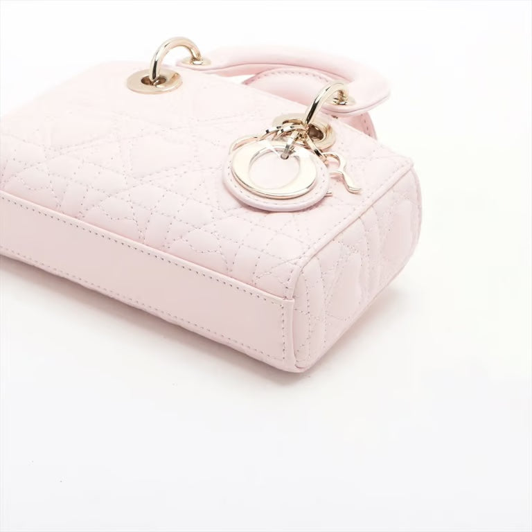sc:https://stylecycle.gr/media/catalog/product/l/a/lady_dior_pink_3.jpg