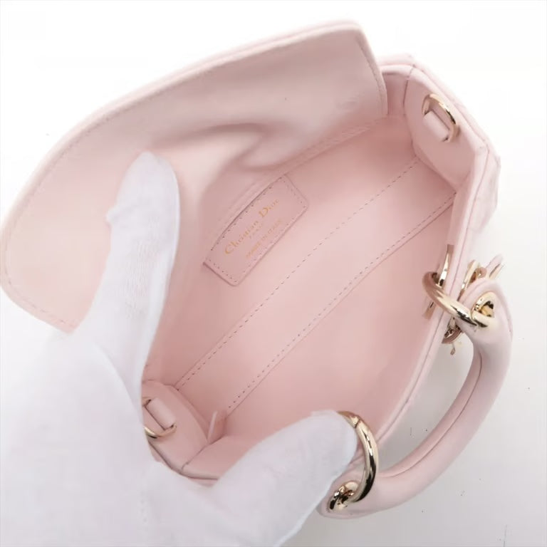 sc:https://stylecycle.gr/media/catalog/product/l/a/lady_dior_pink_8.jpg