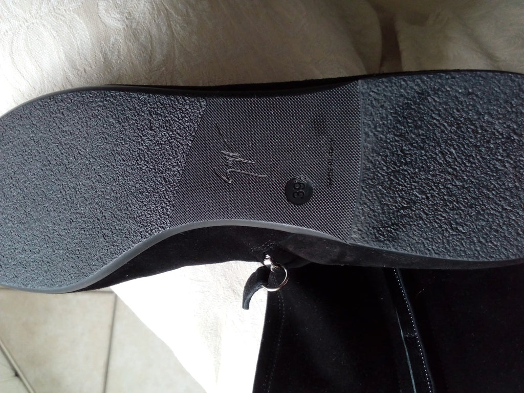 sc:/s/o/sole_never_worn_boots.jpg