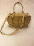 sc:/t/o/tod_s_leather_hand_bag.jpg